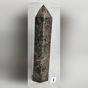 Rusdian Green Flower Agate Tower